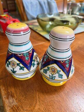 grazia Deruta Italy ceramic sale (SALE) &  (PEPE) SALT & PEPPER SHAKERS